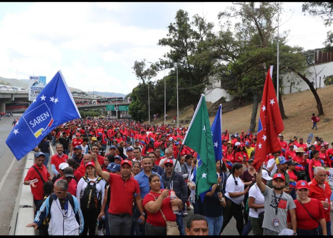 lirapsuv's tweet photo. El 29 Feb. del 2004, nuestro Hugo Chávez declaró en su discurso el carácter antiimperialista de la Revolución Bolivariana.
Venezuela Toda, 20 años después sale a las calles a seguir defendiendo ese principio.
Pese a  injerencias y sanciones de EE.UU, nuestra Revolución continúa. https://t.co/GfyW8zIZvi