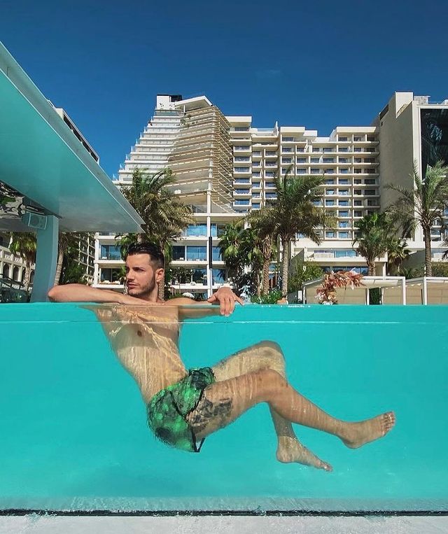 DiverCityMx's tweet photo. "¿Quieres escapar juntos por unos días? Me encantaría compartir unas vacaciones contigo, más que amigos ❤️ #VacacionesCortas #AmigosConBeneficios" 

¡Tómate unas merecidas vacaciones !!  😉
📸  #ChicosEnLaRed #GayFriendly #gaytravel #viajesgay
#turismogay #vacac https://t.co/juzXUMBS9o