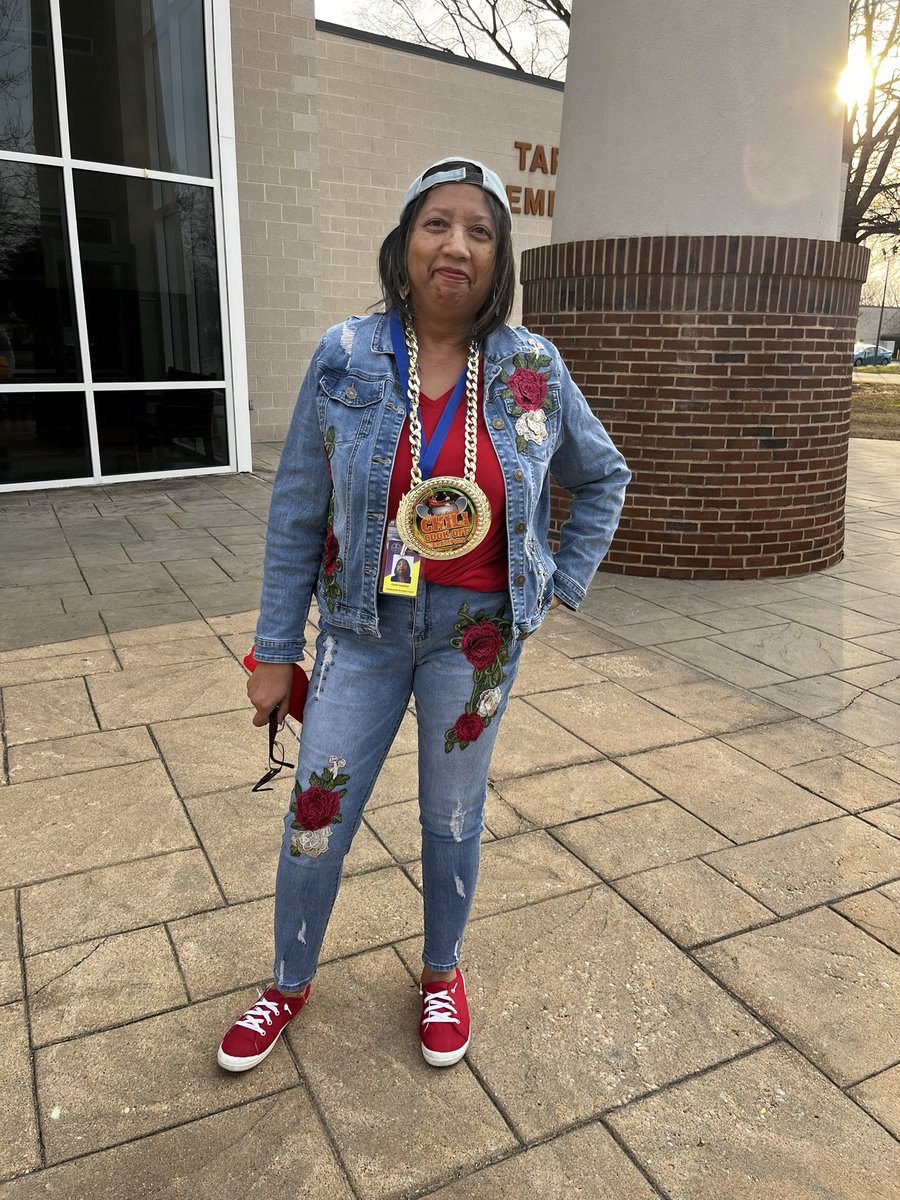 Jennifer Peters (@jpeterseducator) on Twitter photo Congratulations to our Chili- Cook off winner, Ms Lawrence! Congratulations to our Chili- Cook off winner, Ms Lawrence!