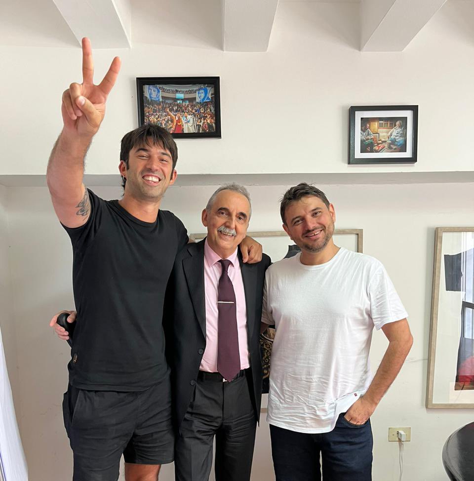 Con el Chueco Rosemblat y el Lic. Guillermo Moreno. Coincidencias y diferencias. Gritos y risas. Sinceridad brutal y el anhelo común de una Argentina justa, libre y soberana.