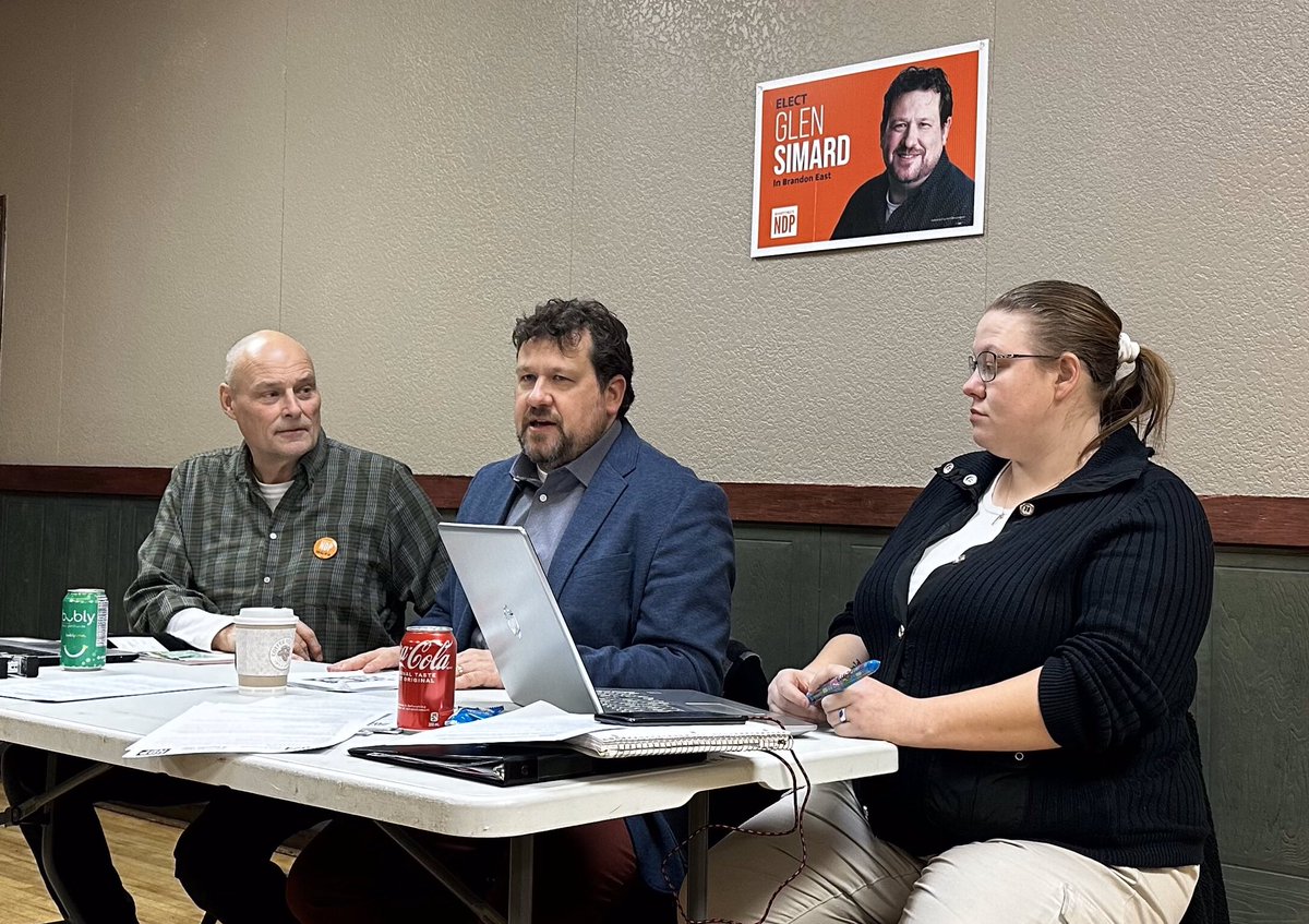 BdnEastNDP's tweet photo. At #ParkCommunityCentre #BdnMb tonight with #Westman @mbndp Constituency Associations debating resolutions for Convention 2024. Many positive resolutions supporting our region and pleased that we have a government in #Manitoba committed to building our communities again. #mbpoli https://t.co/y2V5uOP3aH