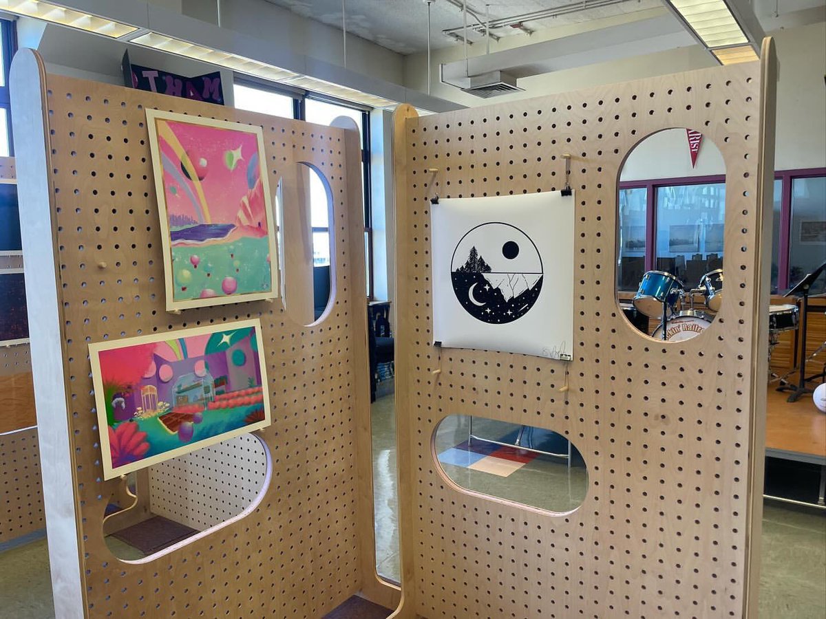 CIOBCitywide's tweet photo. 🎨 Excited to see the creative talents of Gotham Pro Arts students on display at "Arts Night"! Don't miss out on the chance to experience the incredible artwork our Gotham students have been working on. Check it out! 🖼️ #ArtsNight #StudentArt #CreativeCommunity @GPA_GrandAve https://t.co/z7EWaHIMWg