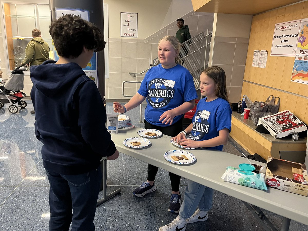 Students’ and teachers’ creativity was on display at the <a href="/EMSISD/">EMS ISD</a> STEM Showcase. #emsisdSTEM #emsproud