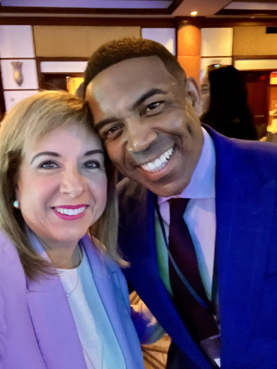 Alina T. Hudak tweet media