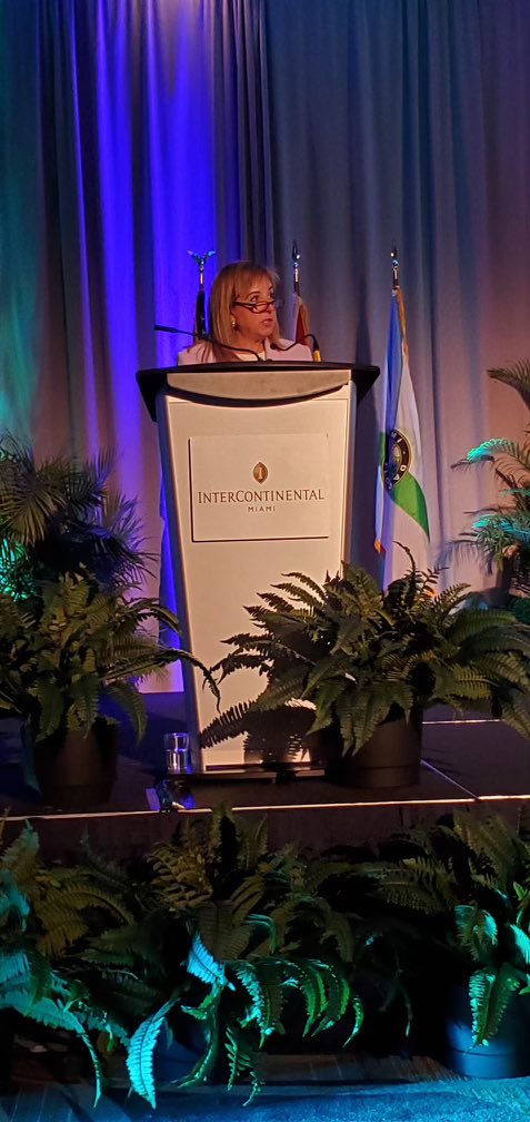 Alina T. Hudak tweet media