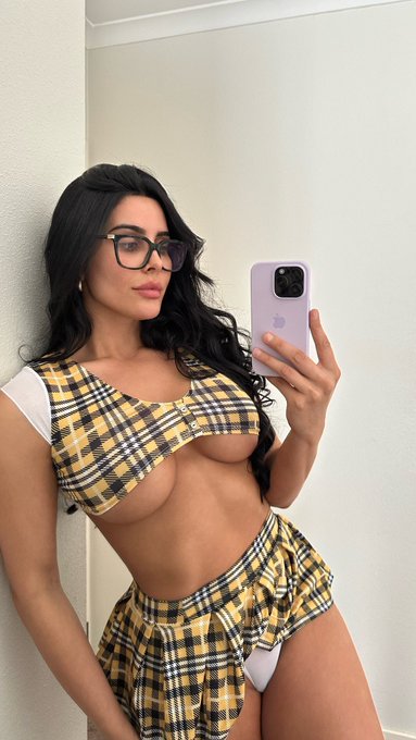 i&rsquo;ve been a naughty girl https://t.co/2Ys8CvuUpe