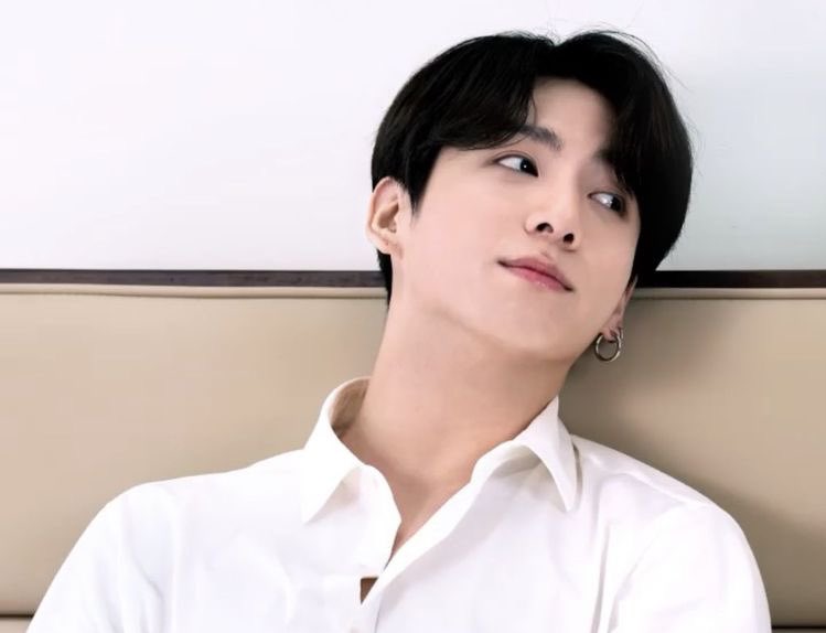 vkteara's tweet photo. TAEKOOK AU

— GA (General Affair)

Tentang Jungkook yang harus menghadapi siksaan dunia kerja hanya karena mempunyai atasan yang menyebalkan, Taehyung. https://t.co/WHDPPoRVsD