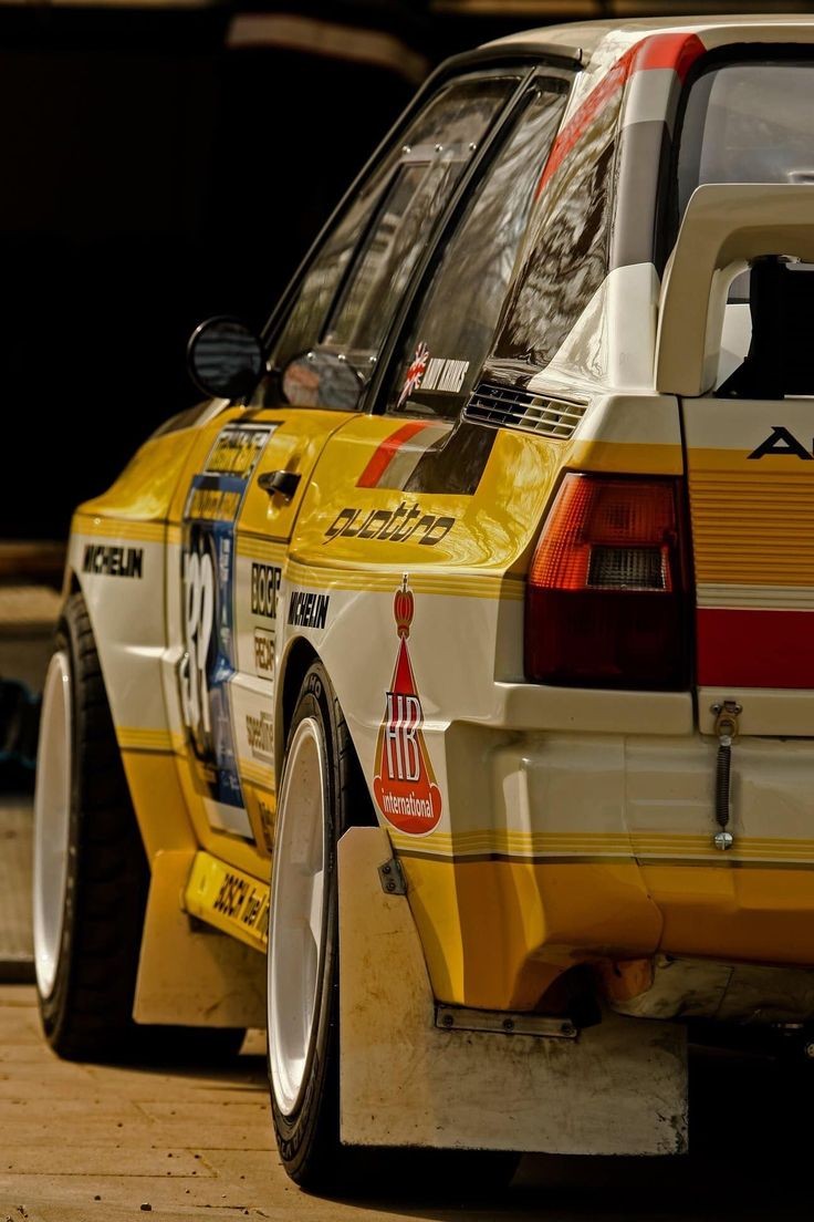 ChicaneView's tweet image. Look at this toy

#audi #quattro #rally
