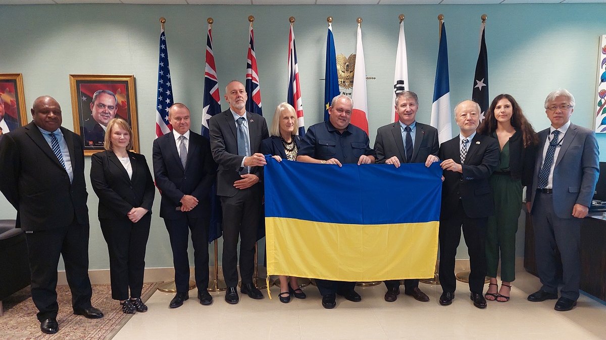 A strong message of support and solidarity by 🇫🇷🇺🇸🇦🇺🇳🇿🇬🇧🇯🇵🇰🇷🇪🇺🇵🇬 led by Minister Tkatchenko to denounce Russia's aggression against Ukraine. We stand united to uphold international law and the UN principles.🌐🤝 #StandWithUkraine