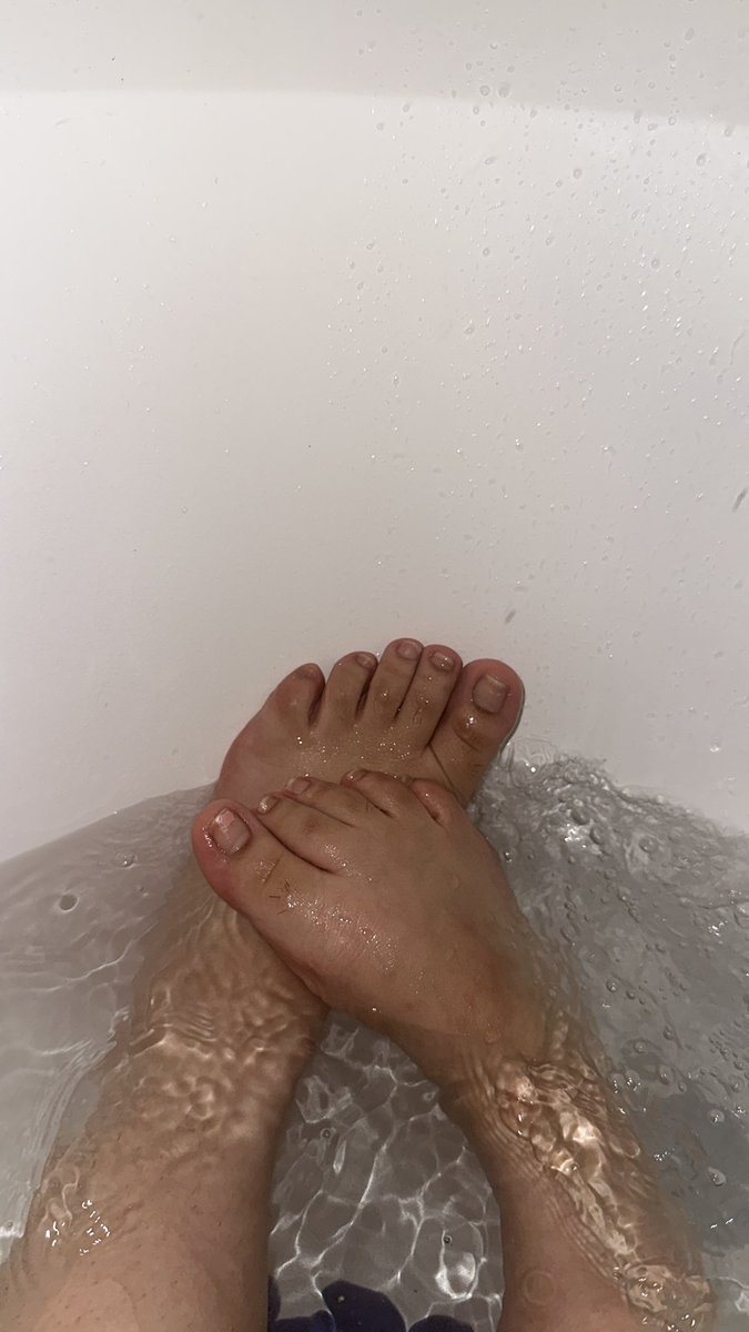 dmtx23's tweet photo. Selling feet pictures tonight 
#Sellers #buyers #feetworshi̇p #feetfinder #buying_content #sellingcontent https://t.co/krstShLK69