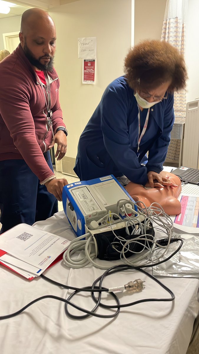 simulation_uc's tweet image. 8 dedicated teams + 5 hours = 300 staff across ~40 patient units  refreshed on their CPR skills today. Way to go CPR Blitz Crew 2024!!
Finishing off AHA Heart Month  @UChicagoMed and @ComerChildrens with CPR and Defibrillator rolling refreshers across all of UCMC. @pjani29