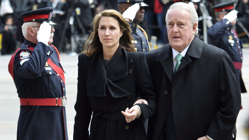 Mes plus sincères condoléances à la famille et aux proches de l'ancien premier ministre Brian Mulroney. Un homme de grande conviction qui a marqué le paysage politique avec passion et détermination. Son héritage continuera de briller dans l'histoire de notre nation.