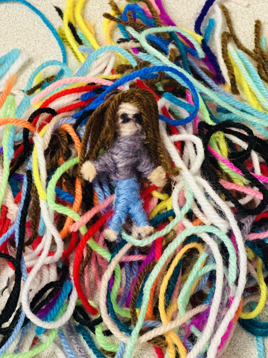 MrsMinutillo's tweet photo. After learning about the traditional Guatemalan worry dolls (muñecos quitapenas) we made some of our own🇬🇹🧶 increíble trabajo por mis estudiantes @PRMPanthers https://t.co/aC0ZFwXOzv