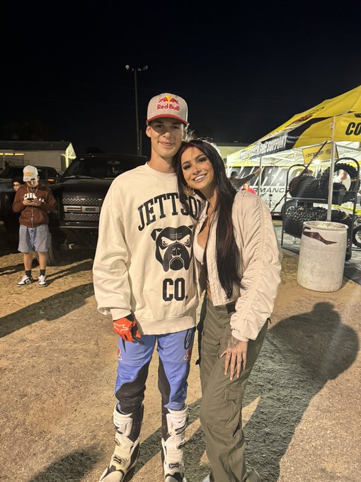 Look who it is 🤩 https://t.co/6j6qBeMmKw