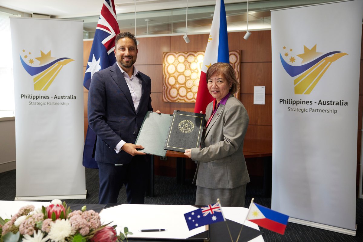 🇦🇺& 🇵🇭signed an imp MoU on cyber and tech cooperation this wk. in the face of more prevalent cyber threats we agreed we share more info on policies and cyber threats, reinforce norms and laws, and connect our private and academic sectors. dfat.gov.au/countries-econ…