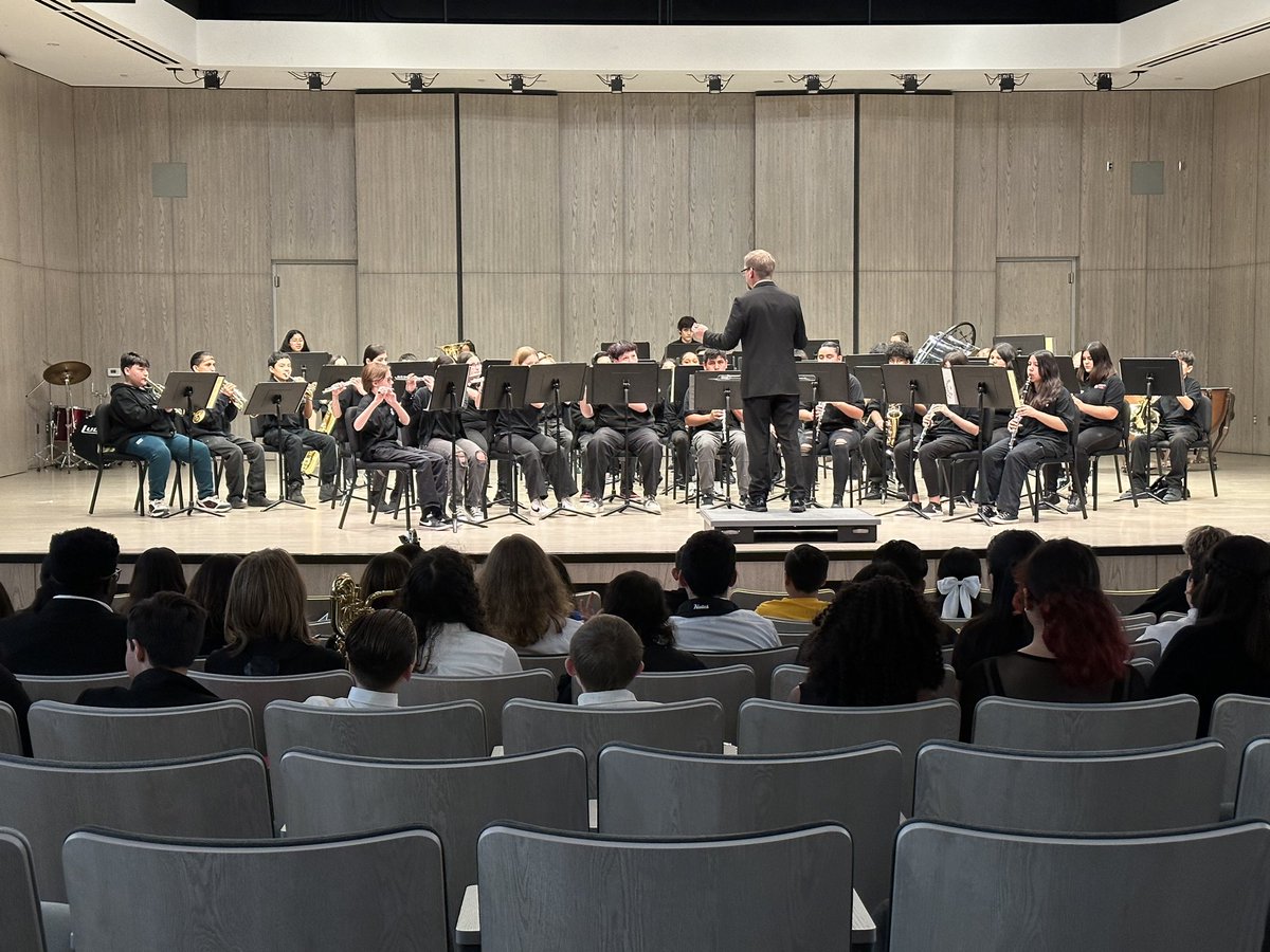 joshjusd's tweet photo. Had a lovely evening enjoying our talented students from Del Sol, Jurupa Middle, Mission Middle, Patriot High, Rubidoux and Jurupa Valley in our first ever Wind Band Festival. We even had a special guest appearance from the Marvel Band! https://t.co/LAmsaNcw6L