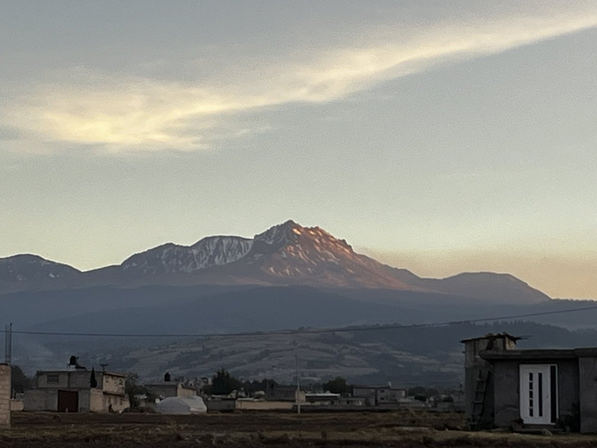 La belleza del #NevadodeToluca sin duda un gigante hermoso de nuestro fabuloso país. #México #Toluca #volcan #paisaje #sunset