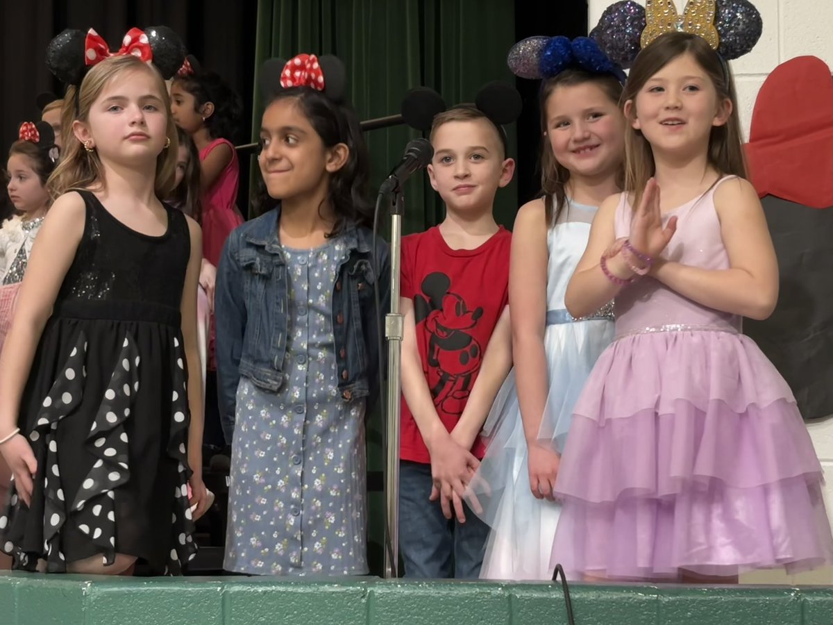MissWeismann's tweet photo. So proud of my #greenbrier25 gators! Our 1st and 2nd grade Disney concert was a success!! 👏🏻 🎶 #d25itspersonal https://t.co/v9XWcEveNO