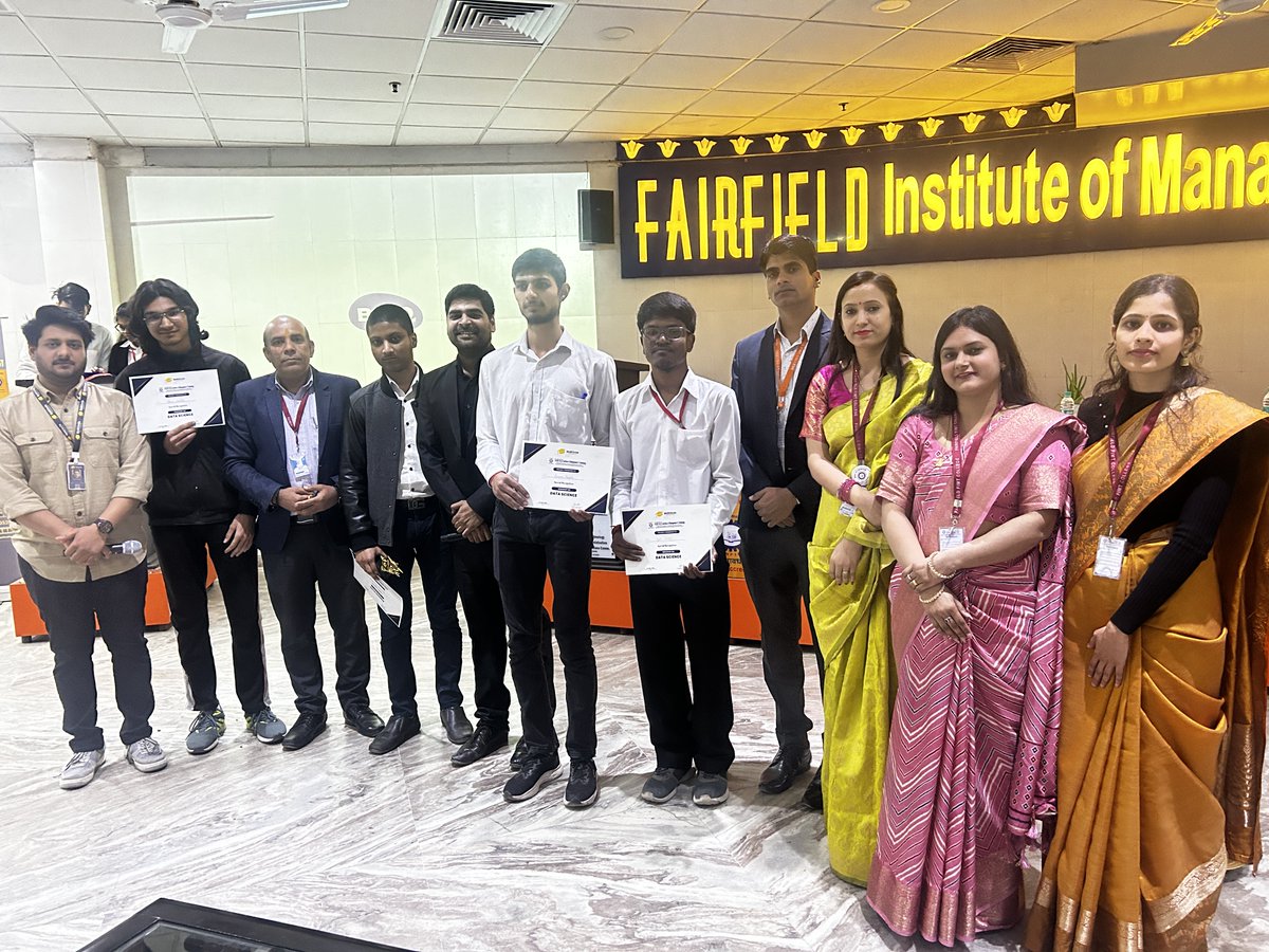 FIMTcollege's tweet image. Dive into #DataSecrets with @SkillCircleteam Our recent event with Mr. Shivam Ahuja, Founder &amp;amp; COE, was a data-filled journey! 💻✨
Participants delved into #DataScience  and Analytics, mastering tools. 🕙With hands-on exercises and interactive Q&amp;amp;A, they&apos;re ready for IT careers!