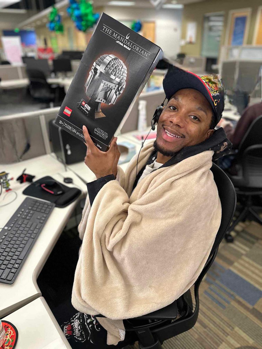 Jaydiss won a Mandalorian Lego set for winning our Superhero Trivia!! #ThisIsTheWay #EvvElite #LifeAtATT #EAW24 #MBCGoodStuff @mbcgoodstuff