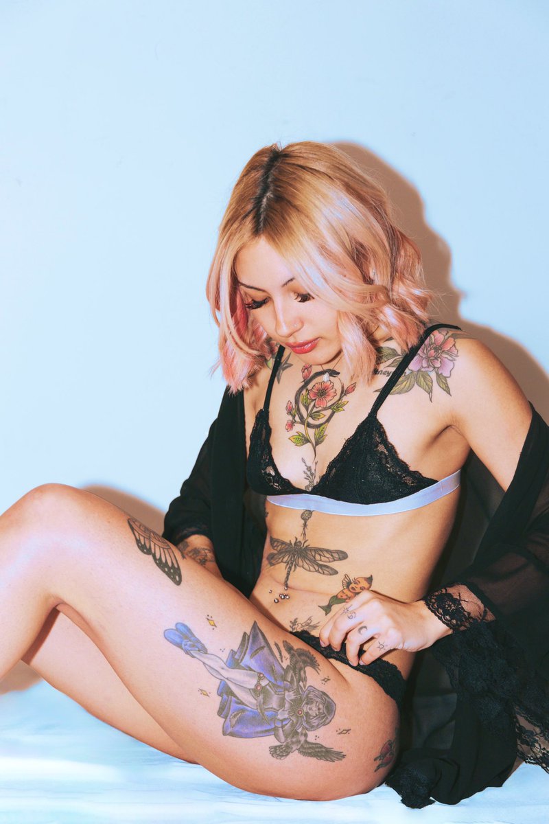 SharAccetta's tweet photo. Our beautiful doll made the #Top10 tonight for @Inkedmag #covergirl #Competition #tattoomodel #Artist #BriannajoeAccetta #Musician #Singersongwriter #Painter #Esthetician #TypeoneStrong #ThankYou 💜 please continue to vote for her #Top5 #March7th https://t.co/eraHvXMwYM