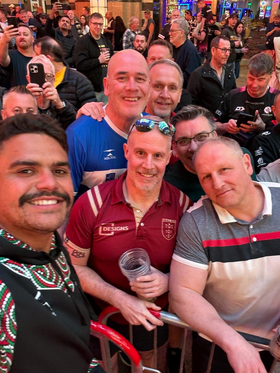 burlakm's tweet photo. @hullkrofficial 
@HullDockers1880
And while we were at it we thought we would try …….. https://t.co/dYZZohhFFU