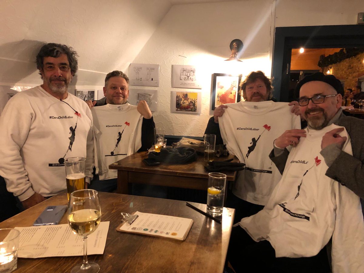 #ZeroChildLabor guys having fun: @FernandoMdelaC, Editor in Chief @cartoons4change, Pete @Songicartoons (@DailyMirror), Mark Winter (@ChicanePictures, New Zealand) & Jeremy Banks (@Banxcartoons, Financial Times) at the cartoonists exhibit in Greenwich, London.