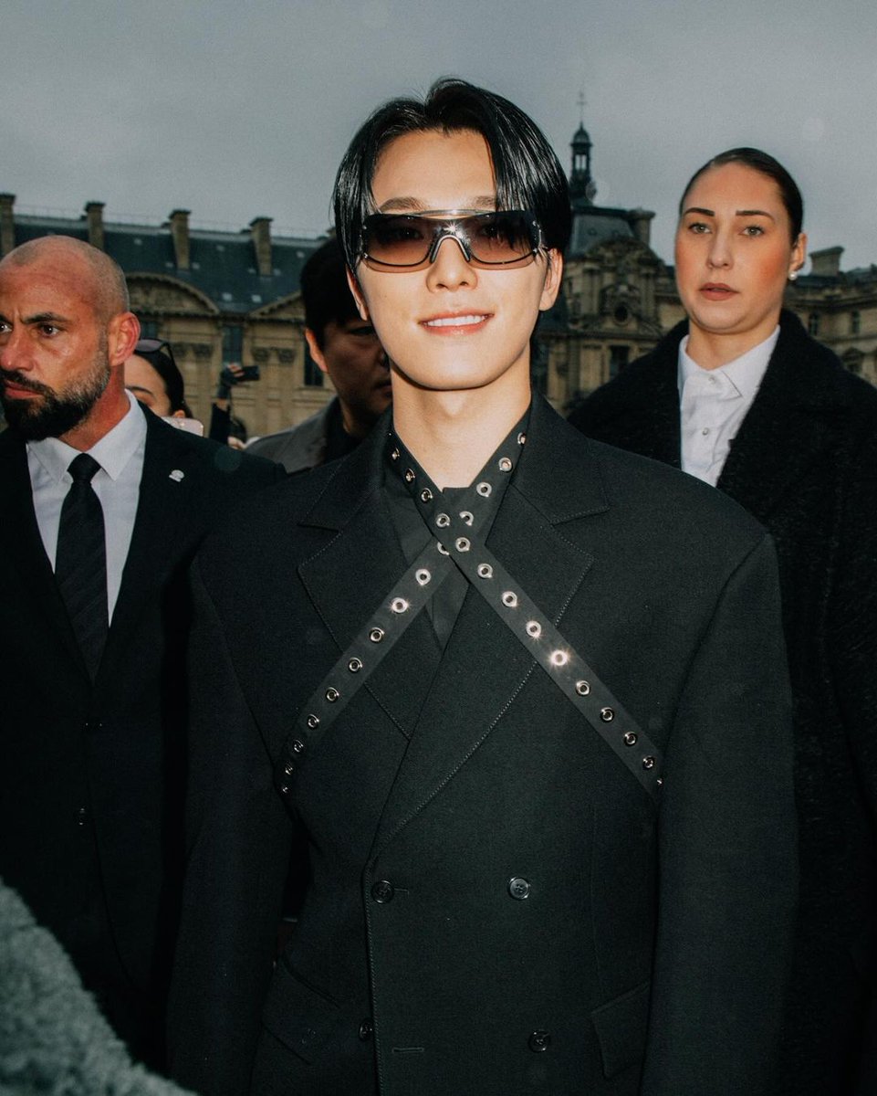 [#INSTAGRAM] 240229 samyck (Photographer) IG update with DINO #디노 at the Paris Fashion Week for OFF-WHITE