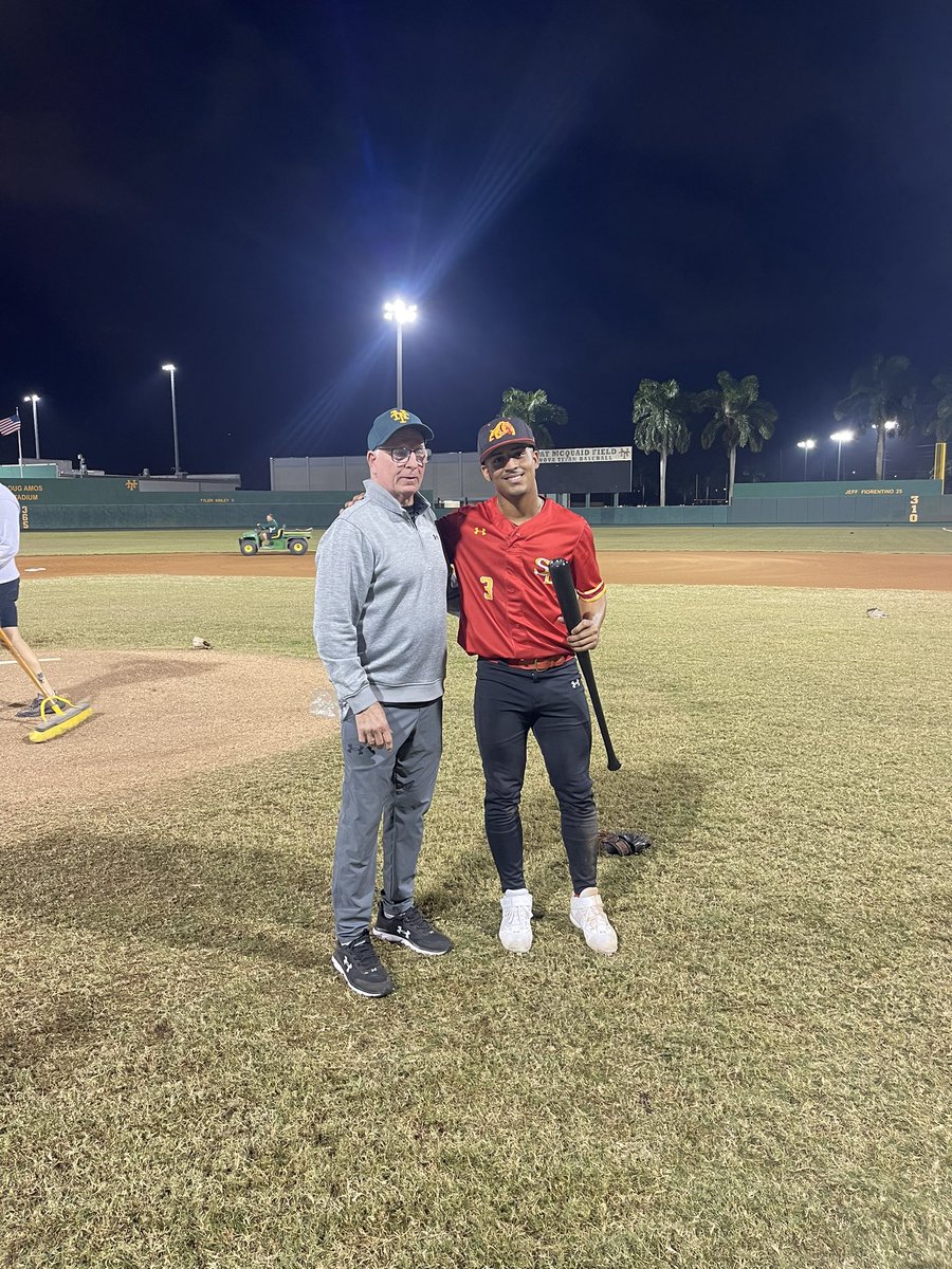 Congratulations to South Broward HS, Tier 3 BCAA Baseball Tournament Champions! What an exciting game with a game changing home run. 
McArthur played a great game. 
#TakingChances_BreakingBarriers_MakingMemories! <a href="/Prin_Francois/">Principal Francois</a>  <a href="/SBHSBulldogAth/">South Broward Athletics</a>