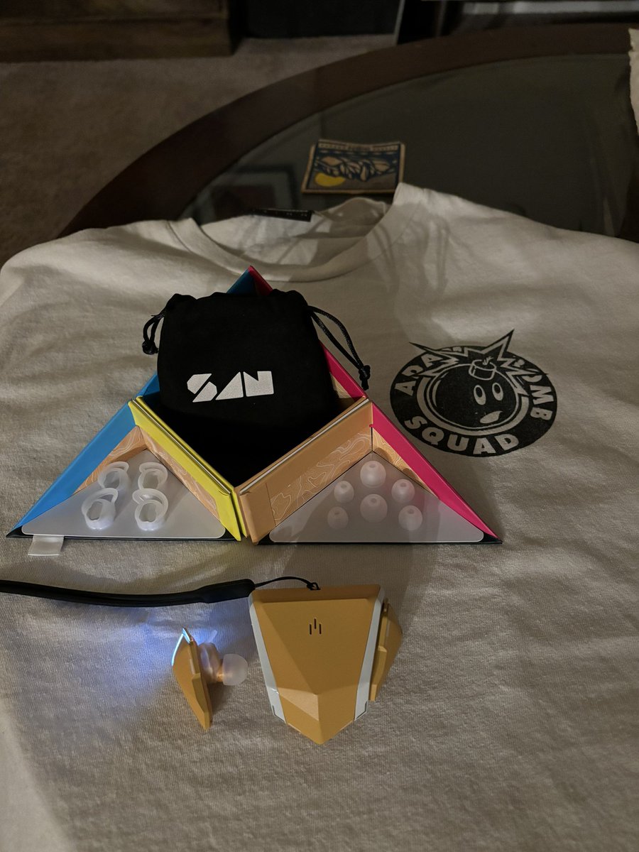 _Brodegard's tweet photo. Was blessed with a 🔥🔥🔥 pair of @SanSound3 headphones at the @0n1Force Eth Denver meetup while wearing my @AdamBombSquad tee…
WE ARE SO BACK https://t.co/EkUXkfer8q