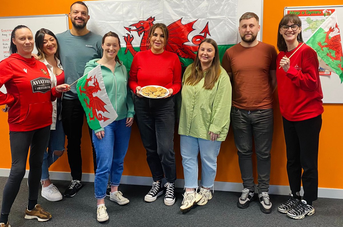 Happy St David’s Day from Team Wrexham 🏴󠁧󠁢󠁷󠁬󠁳󠁿❤️ #StDavidsDay #TeamWrexham #Wrexham