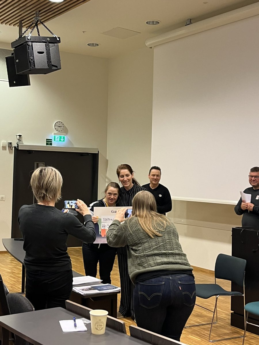 Kjekk dag på jobb med NFF Sogn og Fjordane. Storfint besøk av fotballpresident Lise Klaveness 💥⚽️