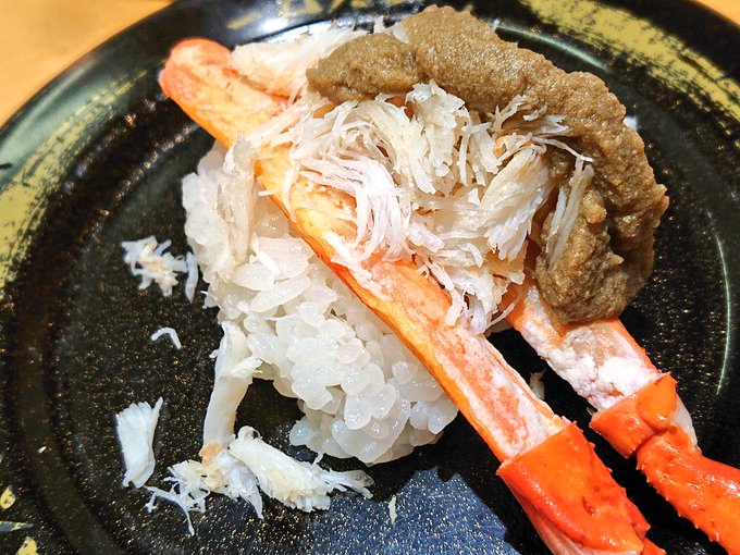 スシを補給している 