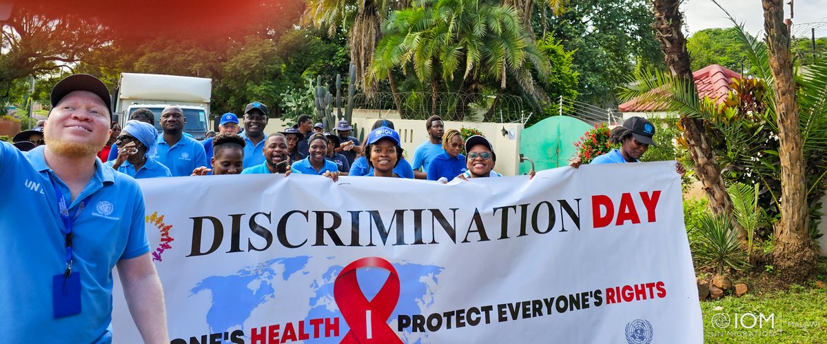 IOMMalawi's tweet photo. It’s Zero Discrimination Day!  

IOM🇲🇼 joined fellow @UNMalawi staff for a #ZeroDiscriminationDay parade under the theme “To protect everyone’s health, protect everyone’s rights”

Let's work together to protect everyone's health by protecting migrants’ and everyone’s rights. https://t.co/OtzFX5OFen