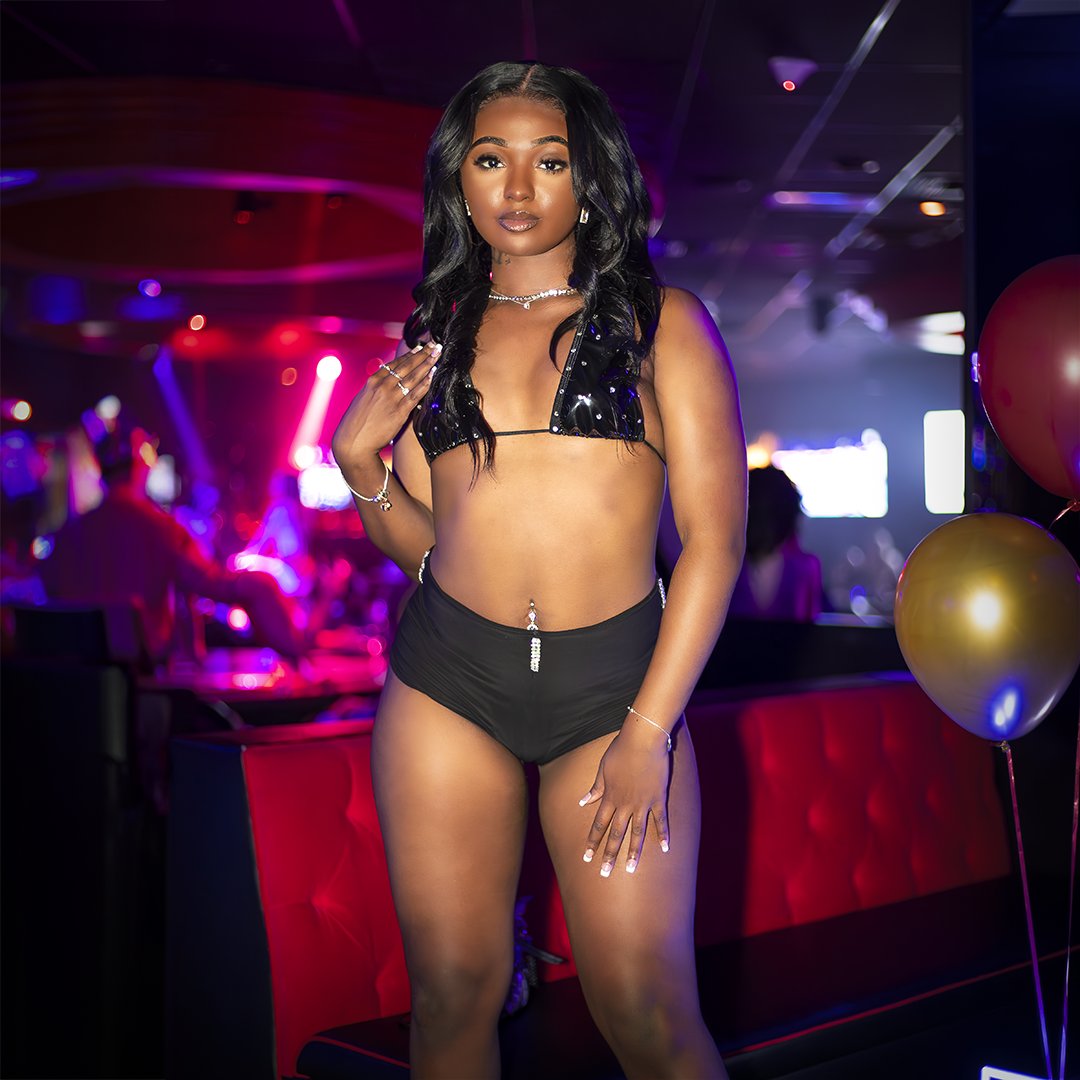 DiamondDenver's tweet image. No plans for Friday Night? Well, now you do...Come find me at Diamond where the fun never stops.🔥#NightToRemember #fridayvibes #WeekendParty