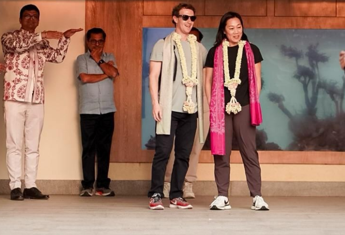 BharatObservers's tweet photo. The CEO of @facebook, #MarkZuckerberg arrived in #Jamnagar to attend the three-day #prewedding celebrations of #AnantAmbani and #RadhikaMerchant
#Facebook #FacebookCEO #AnantRadhikaWedding #AnantAmbani #AmbaniWedding #ambanifamily #anantradhikaprewedding https://t.co/2uNtV16CTL
