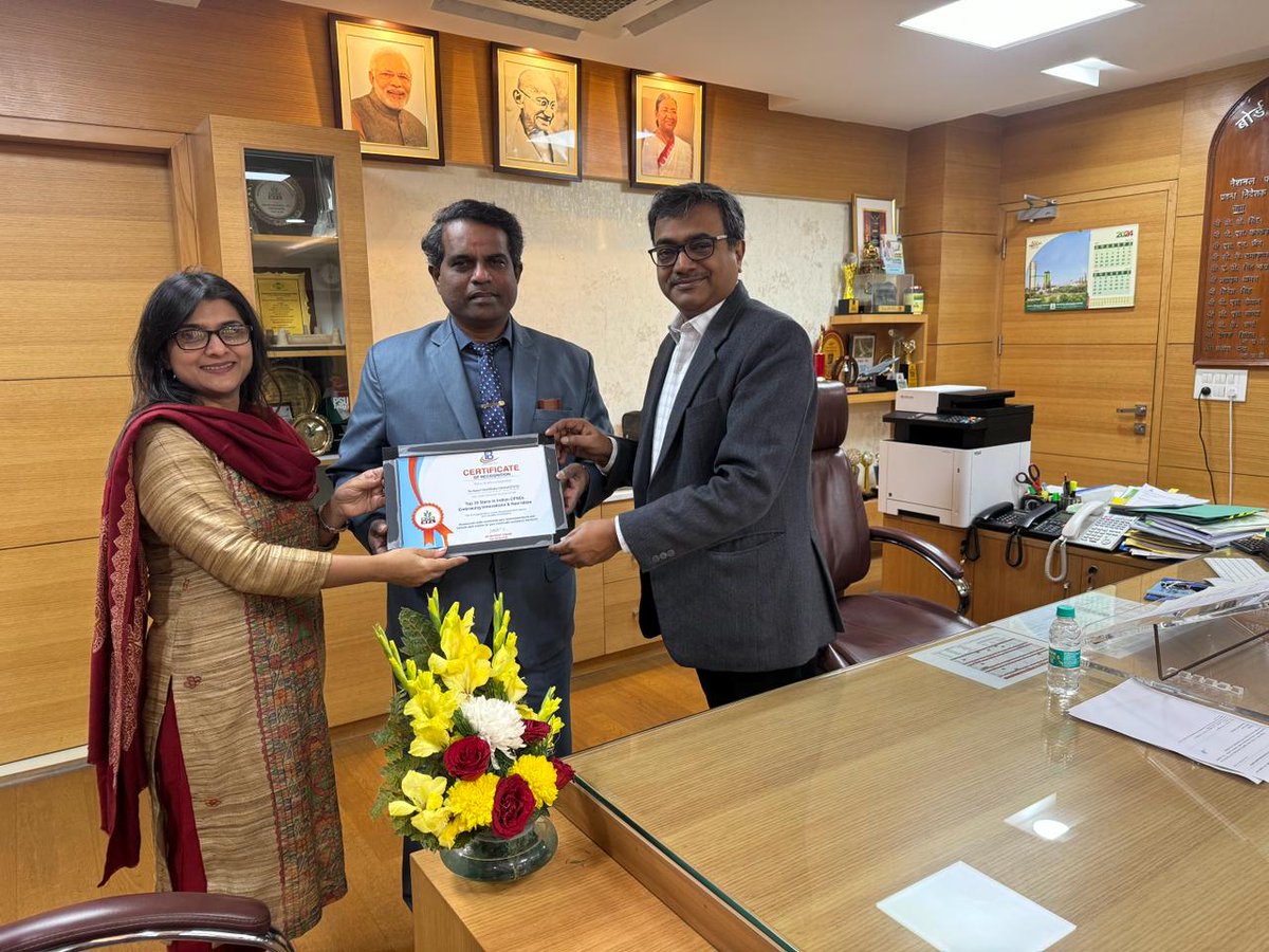 #BIAchievers2024

It was an honour for our team - Editor in Chief Dr @navneetanand and @pragyaranjan1 - to have presented a Certificate of Recognition to Shri U Saravanan, Chairman & Managing Director, National Fertilizers Limited (NFL) today in NFL's corporate office. 

NFL has