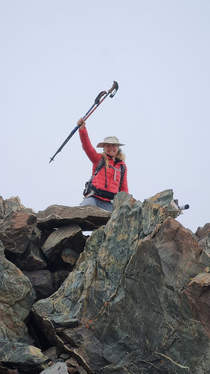 amatista_ce's tweet photo. Yo sigo encontrando piedras con formas...es un pichichus perfecto!!!! Esta la vi subiendo do el Franke 4820msnm fue mi tercera cumbre y lo vi recien ahora.
#Rocas #Vallecitos #Mendoza #Trekking https://t.co/17GEggRdW6