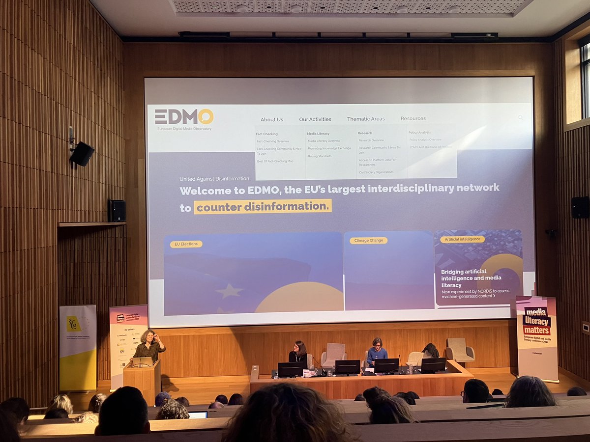 Insafenetwork's tweet image. Kicking off the last day of the #MLMatters conference week with a fantastic panel with @driesdepoorter @leemoya @Livingstone_S @EDMO_EUI 🤩👏🏼

From future technology challenges to the future of digital and #MediaLiteracy