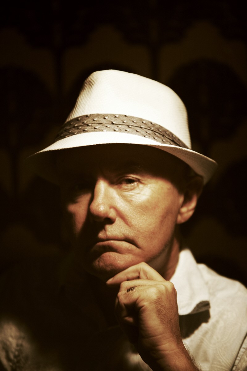 Join us on 12 April for a captivating evening with Irvine Welsh, the literary icon behind #Trainspotting! Engage in a riveting discussion with Welsh and Hugh Odling-Smee covering writing, film, culture, & beyond>shorturl.at/kqOU5 #IrvineWelsh #TrainspottingAuthor #booktalk