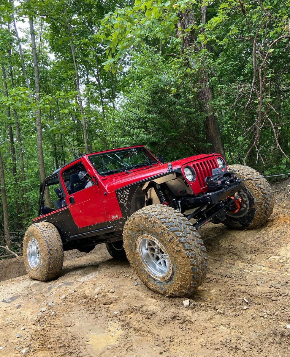 Red paint with polished wheels has always been a top combo in my brain! Credit: Chad Edmonson / edmonsonoffroad