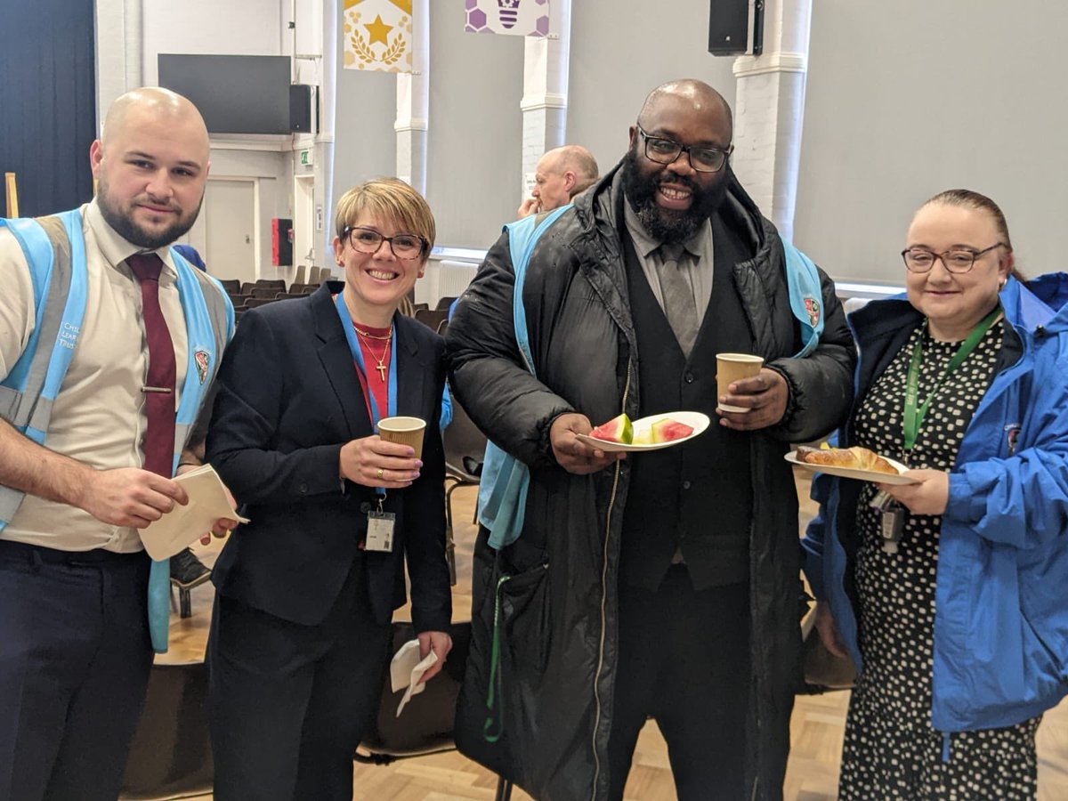 Surrounded by a sea of blue this morning as we gathered with our colleagues @ChallneyBoys for a delightful breakfast! 💙 🥐  #morningvibes