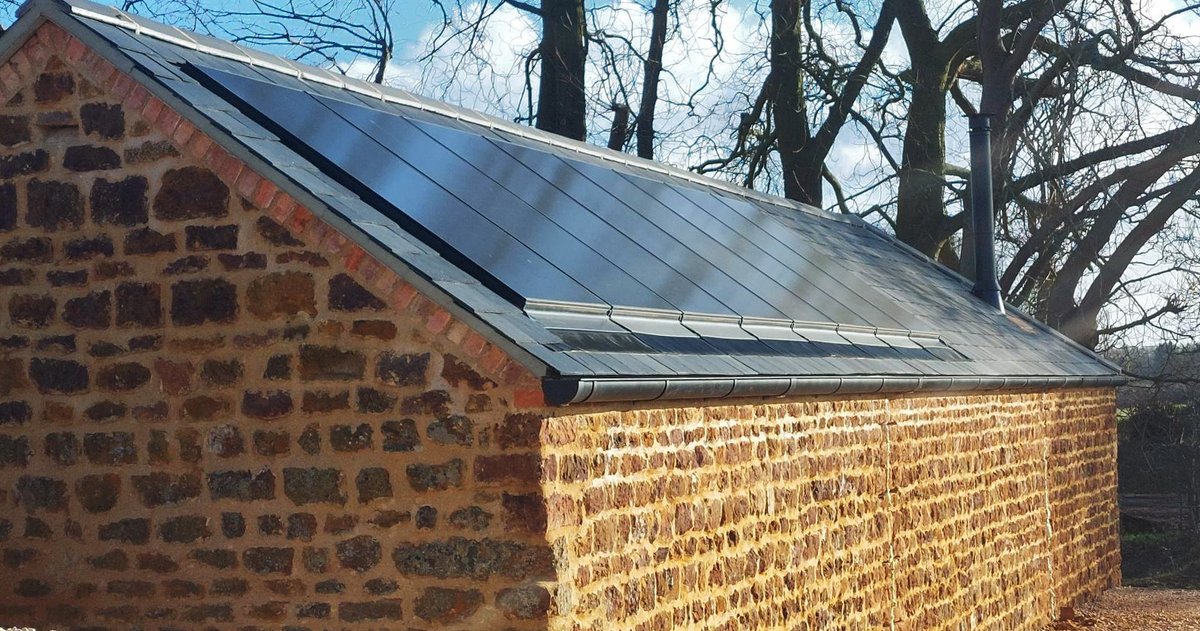 Happy #fusionfriday!
Thanks to Will Retallick from Griffiths – Solar for entering the Fusion Friday Competition with this fantastic photo showing their installation of  #roofintegrated #solar on this large project.