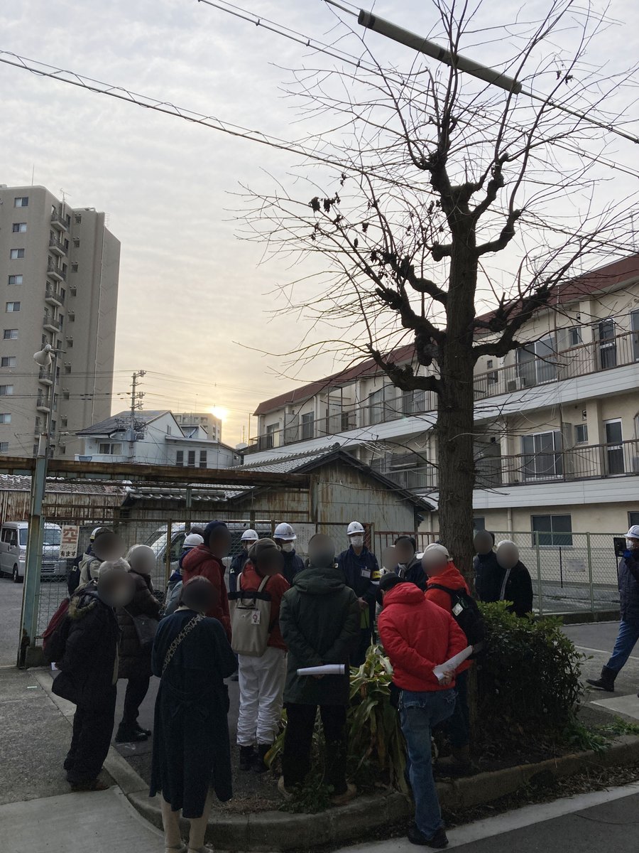 osaka_tree's tweet photo. 「剪定したら残せるやん」
「大阪市は“伐採ありき”で、切る理由しか言わないね」
「どうして伐採という判断に至ったのか、担当者の“主観”では説明にならないです」
「まずは根拠を示してください」

参加者の切実な声です。
何ひとつ、おかしなことは言っていないと思います。
#STOP大阪市の樹木伐採 https://t.co/KTEvWl5sVe