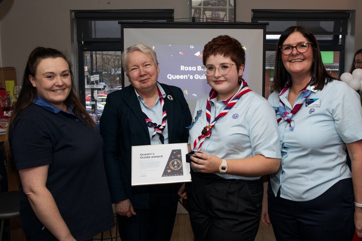 Girlguiding_LSE's tweet image. 👑 Rosa has achieved the prestigious Queen&apos;s Guide Award, showcasing her dedication and diverse skillset. Her journey is an inspiration to all in @Girlguiding. Presented by @Girlguiding_NWE deputy chief commissioner!

Huge congratulations, Rosa! 🌟

#Girlguiding #QueensGuide