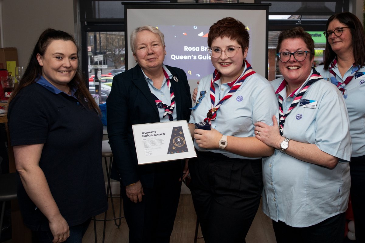 Girlguiding_LSE's tweet image. 👑 Rosa has achieved the prestigious Queen&apos;s Guide Award, showcasing her dedication and diverse skillset. Her journey is an inspiration to all in @Girlguiding. Presented by @Girlguiding_NWE deputy chief commissioner!

Huge congratulations, Rosa! 🌟

#Girlguiding #QueensGuide