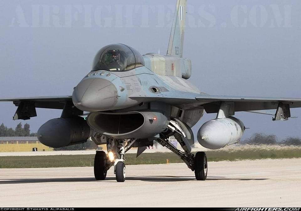 🇬🇷 Hellenic Air Force 
F-16D Block 52M, s/n 023
335 Sqn 'Tiger' 🐅🐯🐾
Araxos AFB, 116 CW
#335Sqn #116CW #Tiger #F16Block52M #FightingFalcon #AraxosAFB #HAF #HellenicAirForce #militaryaviation #planespotting
airfighters.com/photo/154082/M…