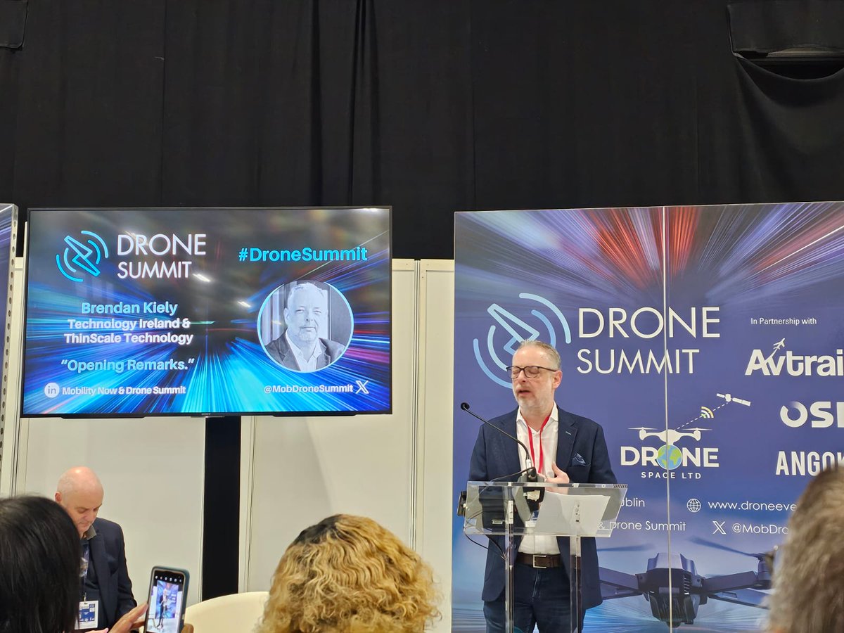 KimJamesDrones's tweet photo. #DroneSummit #Ireland Day 1 underway. 

Opening remarks by @brendankiely 

@MobDroneSummit @DroneGuardsSA  #Technology #Lobbiest https://t.co/XKrWNCZeu1