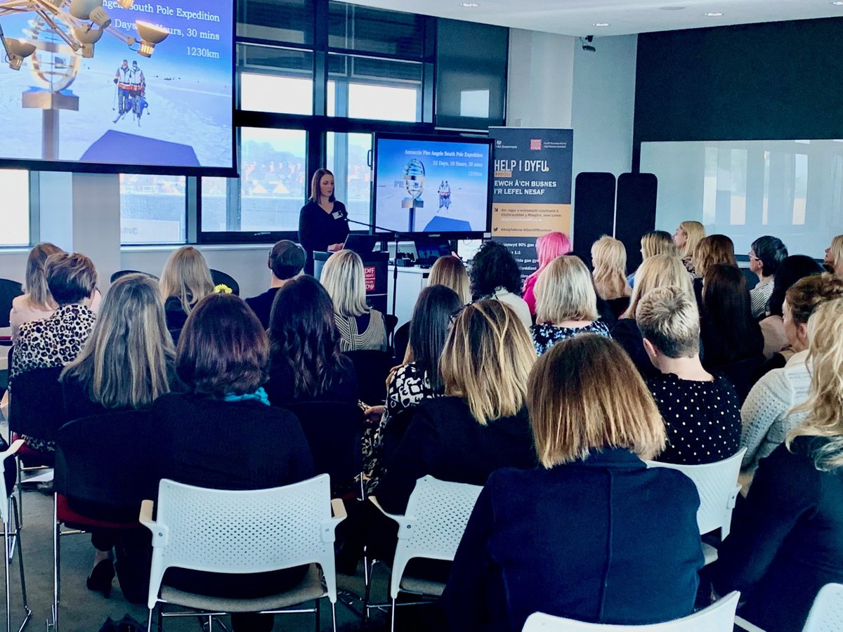 CbsExec's tweet image. Ystafell lawn ar gyfer Lansiad Rhwydwaith Menywod
@cw_seswm heddiw yma yn @cardiffbusiness. Gwych clywed yr Antarctic Fire Angels yn siarad, a Claire a Rachelle o @AcuityLaw. 

#chambers #busnes #rhwydweithio