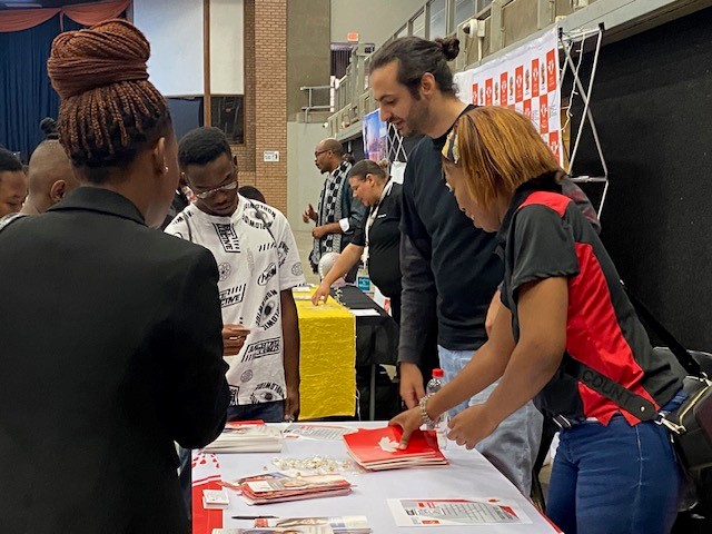 CanHCZA's tweet image. Young people are the driving force of change in society!

Yesterday, we partnered with @go2uj to bring industry experts to share valuable insights into how young people can leverage opportunities and build meaningful careers in the fields of #education &amp;amp; #business